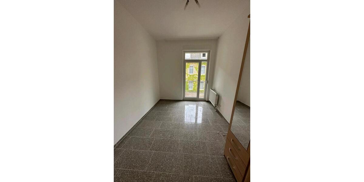 Etagenwohnung Karlsruhe Beiertheim-Bulach - 5 Zimmer, 120 m&sup2;, 1.600&euro; | Angebot:25452020