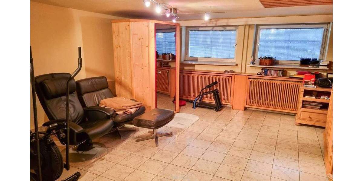 Imposantes Gebäude für zwei Generationen geeignet 1 zimmer