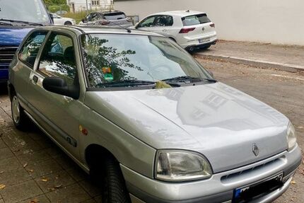 Renault Clio 60.800 km 1.799 € Karlsruhe 76185