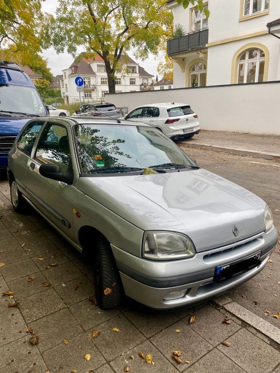 Renault Clio 60.800 km 1.799 € Karlsruhe 76185