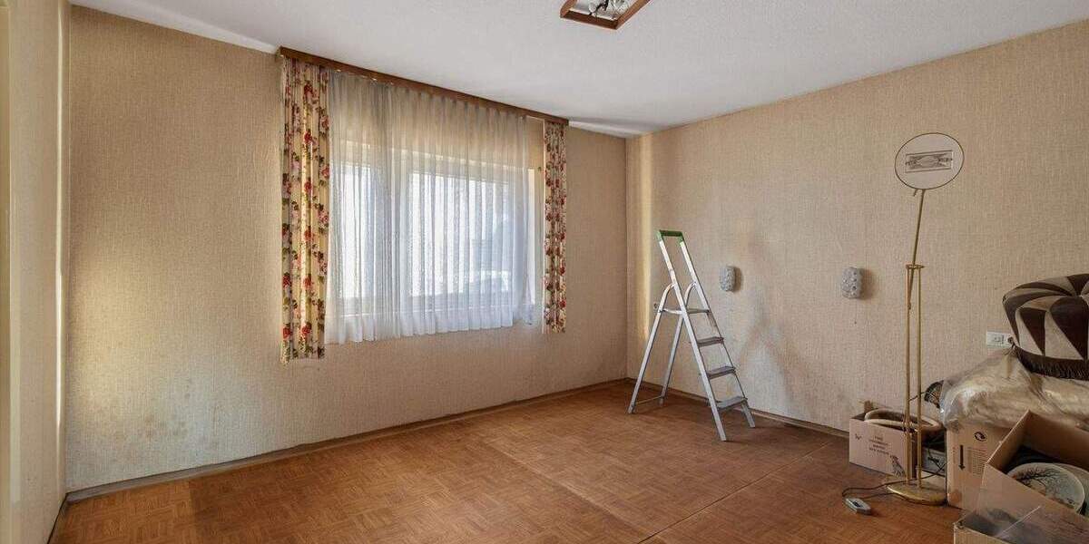 Mehrfamilienhaus, Wohnhaus Karlsbad / Auerbach Auerbach - 6 Zimmer, 153 m&sup2;, 195.000&euro; | Angebot:25425143