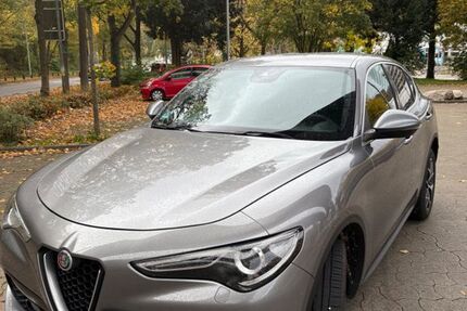 Alfa Romeo Stelvio 79.000 km 25.000 € Stuttgart 70176