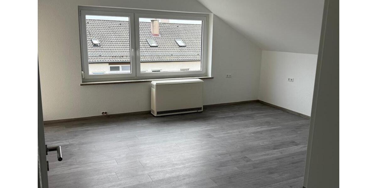 Dachgeschoßwohnung Calw - 3 Zimmer, 67 m&sup2;, 950&euro; | Angebot:26373749