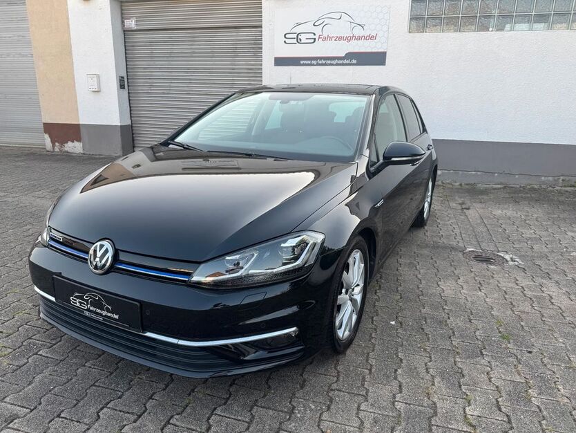 VW Golf 74.500 km 16.990 € Karlsdorf 76689