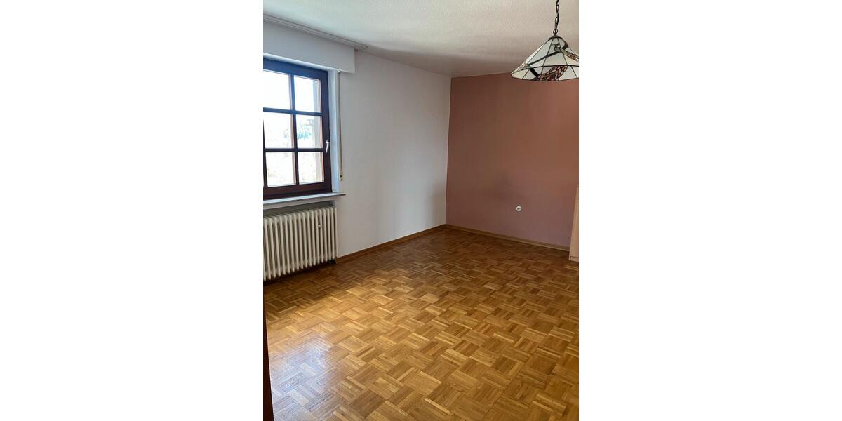 Etagenwohnung Sachsenheim - 4 Zimmer, 80 m&sup2;, 1.000&euro; | Angebot:25544612
