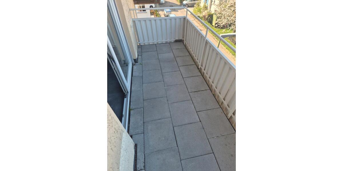Dachgeschoßwohnung Leonberg - 3 Zimmer, 82 m&sup2;, 1.050&euro; | Angebot:26083451
