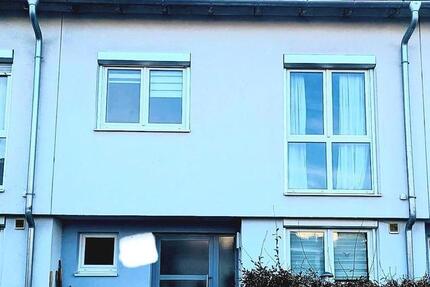 Attraktives Reihenmittelhaus 2 TG-Stellplätze, Garten, PV-Anlage 6 zimmer