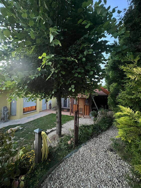 Mediterranes Einfamilienhaus in ruhiger Lage. Provisionsfrei, da Privatverkauf !!!