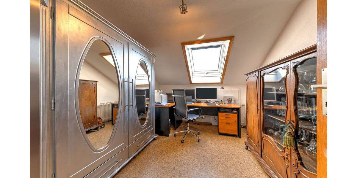 Mehrfamilienhaus, Wohnhaus Sindelfingen Mitte - 7 Zimmer, 214 m&sup2;, 830.000&euro; | Angebot:26205455