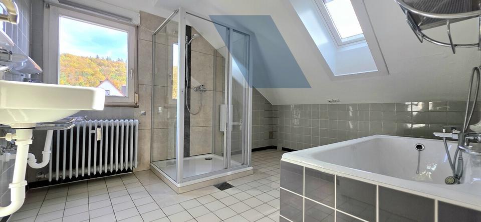 Wohnen mit Aussicht – charmante 2,5-Zimmer-Wohnung mit großem Balkon und Wohlfühlambiente 2.5 zimmer