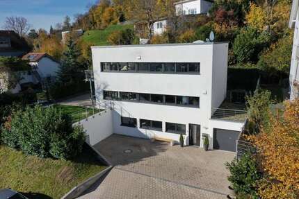 Haus zum Kaufen in Pforzheim 985.000 € 230 m² 5.5 zimmer
