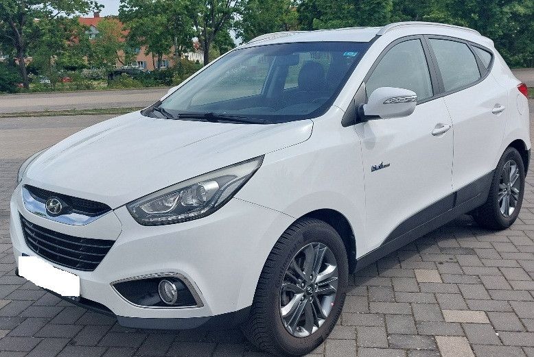 Hyundai ix35 145.300 km 9.000 &euro; Karlsruhe 76185