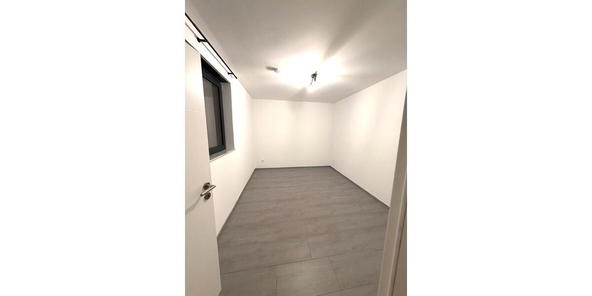 Erdgeschoßwohnung Pforzheim Dillweißenstein - 3.5 Zimmer, 80 m&sup2;, 1.500&euro; | Angebot:23957860