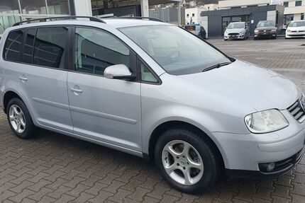VW Touran 238.561 km 1.950 &euro; Mühlacker / Enzberg 75417