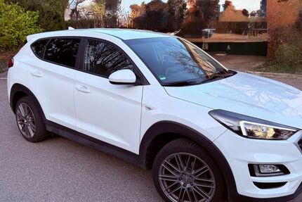 Hyundai TUCSON 152.000 km 14.600 &euro; Ditzingen 71254
