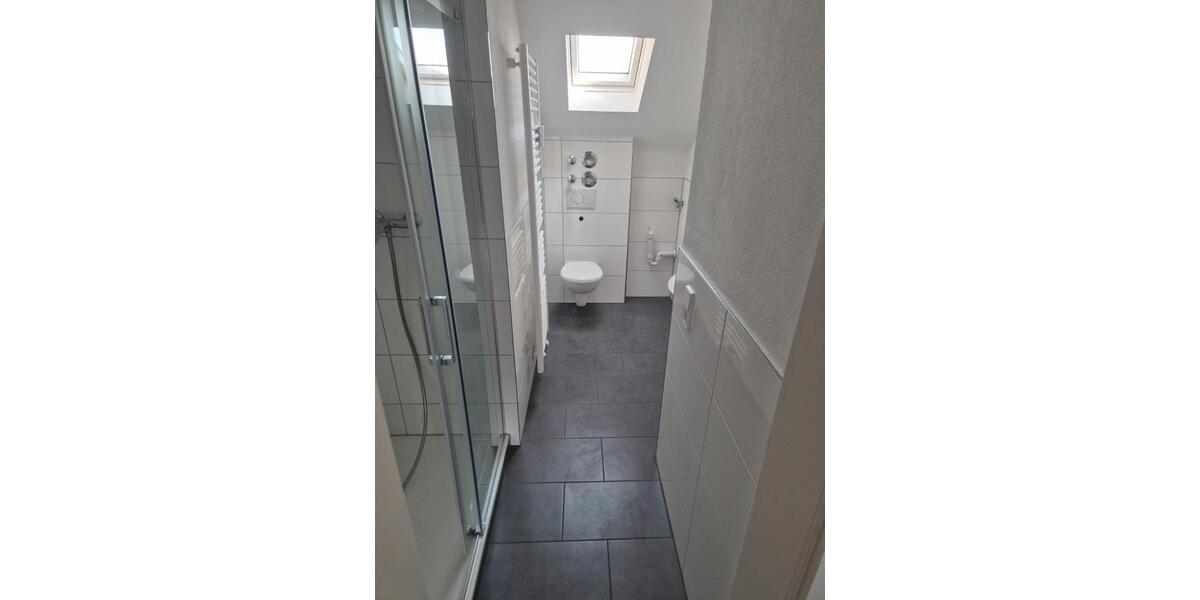 Dachgeschoßwohnung Leonberg - 3 Zimmer, 82 m&sup2;, 1.050&euro; | Angebot:26083451