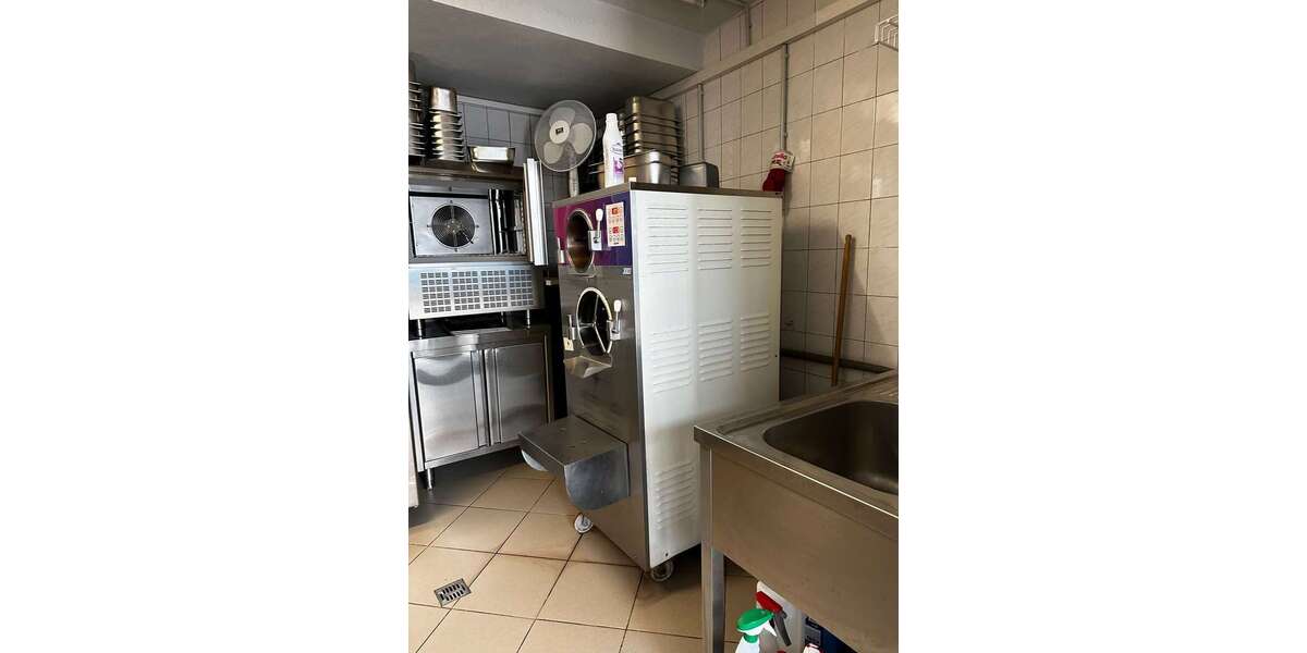 Eiscafé mit großer Terrasse in guter Lage - Gewerbeobjekt Karlsruhe Durlach | Angebot:24472346