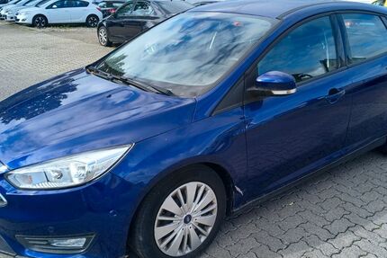Ford Focus 47.000 km 5.650 &euro; Karlsruhe 76185