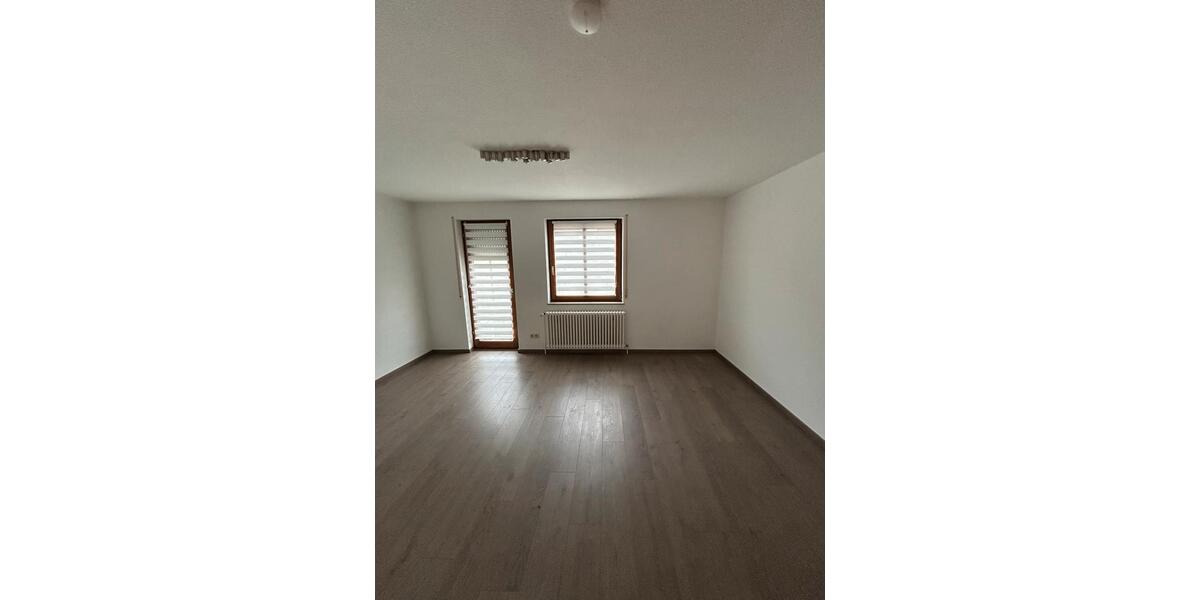 Reihenhaus Ditzingen - 5.5 Zimmer, 120 m&sup2;, 1.800&euro; | Angebot:25646253