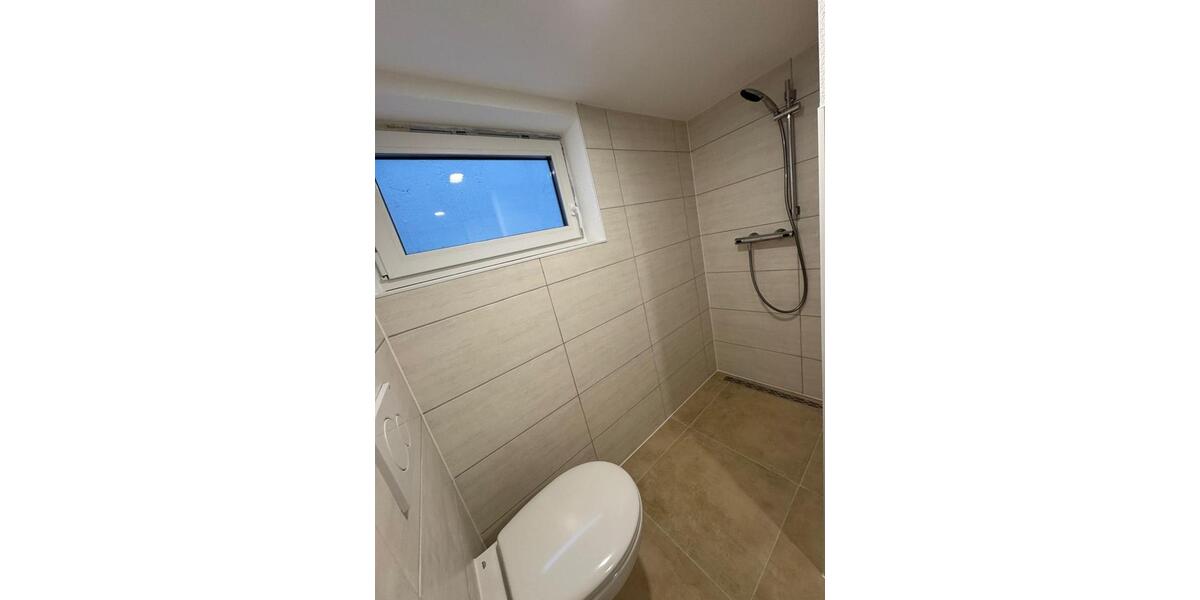 Frisch renovierte Souterrain Wohnung mit Idyllischer Lage 5 zimmer