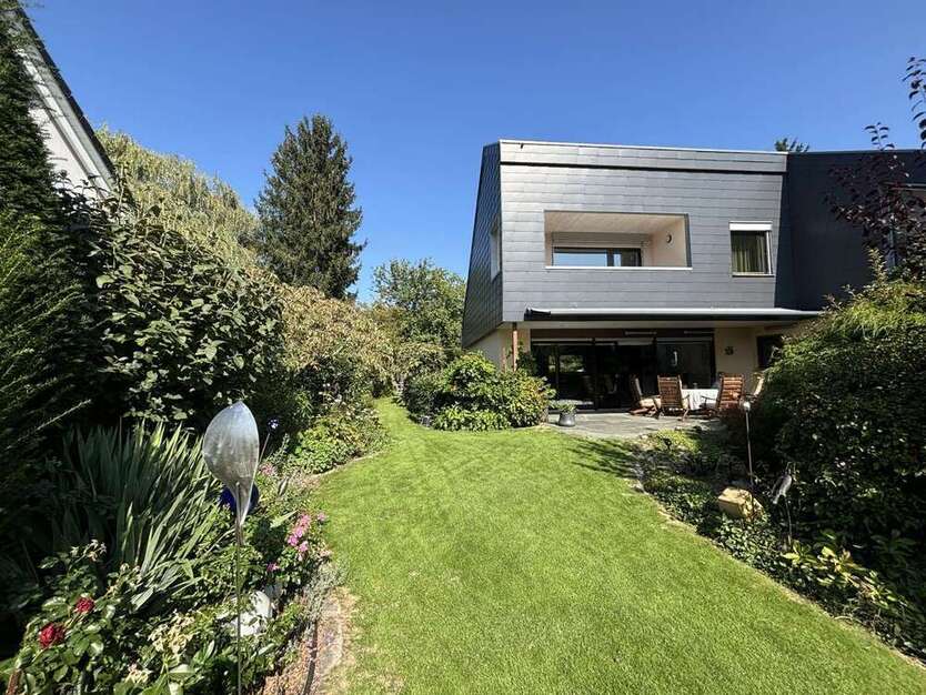 Haus zum Kaufen in Waldbronn-Busenbach 899.000 € 320 m²