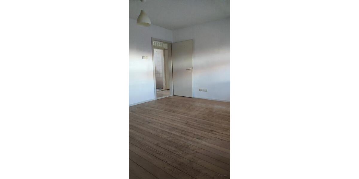 Dachgeschoßwohnung Karlsruhe Mühlburg - 3.5 Zimmer, 81 m&sup2;, 1.280&euro; | Angebot:25794086