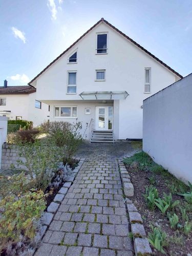 Einfamilienhaus Sersheim - 7 Zimmer, 185 m&sup2;, 1.900&euro; | Angebot:25267580