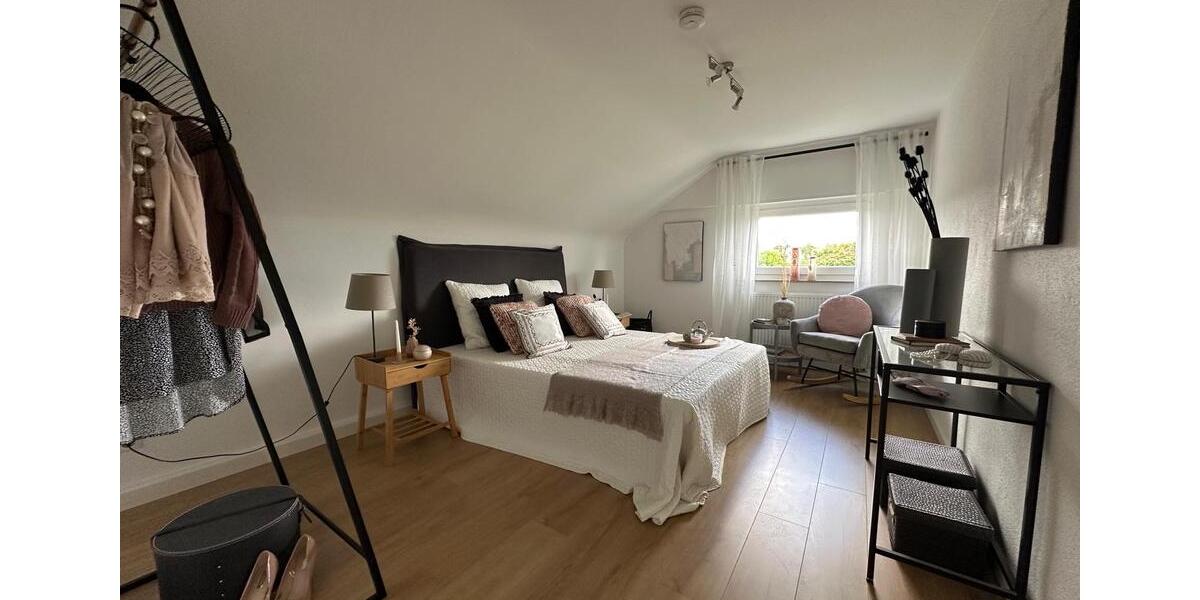 Dachgeschoßwohnung Ditzingen - 2.5 Zimmer, 52 m&sup2;, 900&euro; | Angebot:26464801