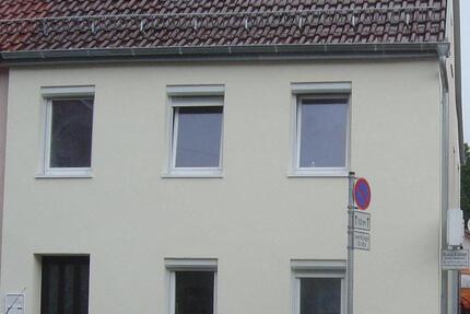 Gepflegte Doppelhaushälfte in zentraler Lage – Nähe Schwabengalerie, ideal für Paare oder Expats zimmer