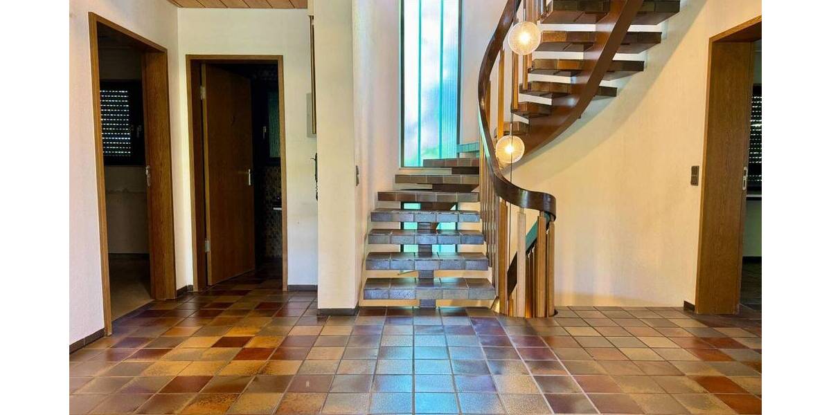 Einfamilienhaus Pforzheim Brötzingen - 8 Zimmer, 346 m&sup2;, 775.000&euro; | Angebot:26875233