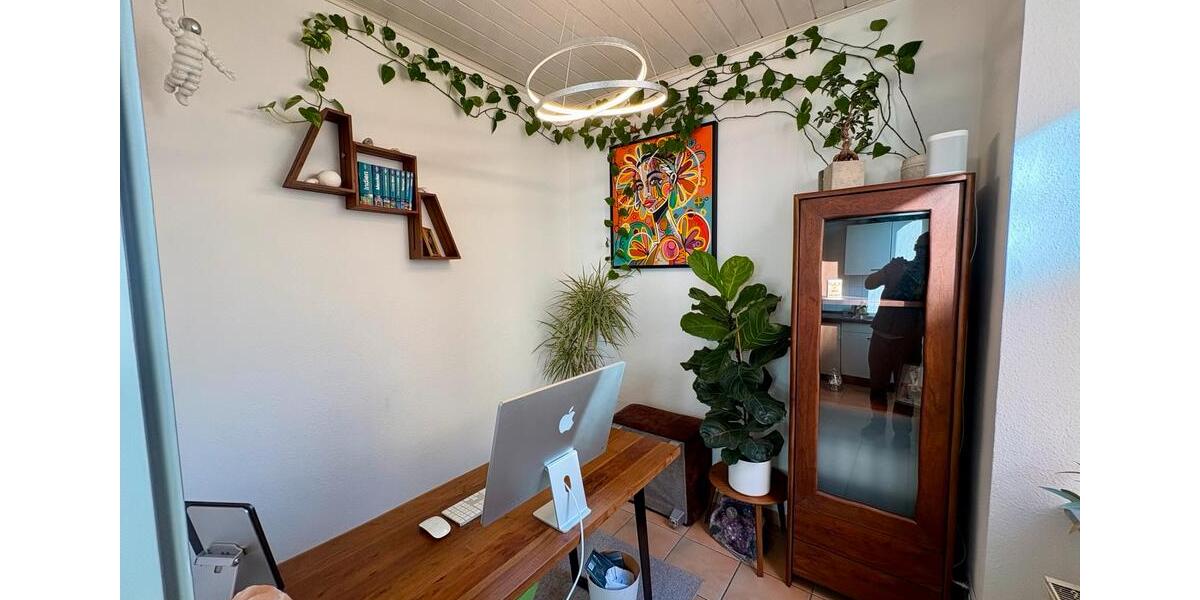 Attraktive Gewerbefläche mit Schaufenster 2 Zugängen zimmer