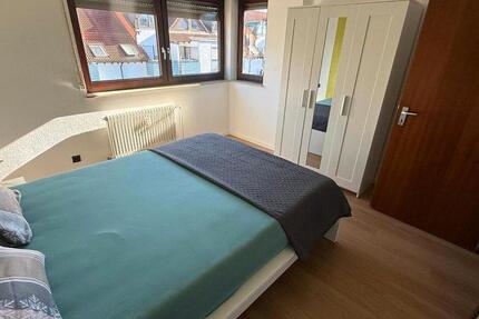 2,5-Zimmer-Wohnung mit Aufzug & Garage nahe S-Bahn & Mercaden zimmer