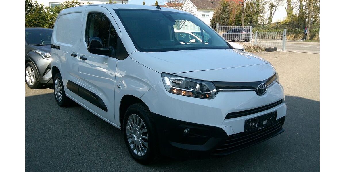 Toyota Proace City 186.000 km 10.940 &euro; Sindelfingen 71065