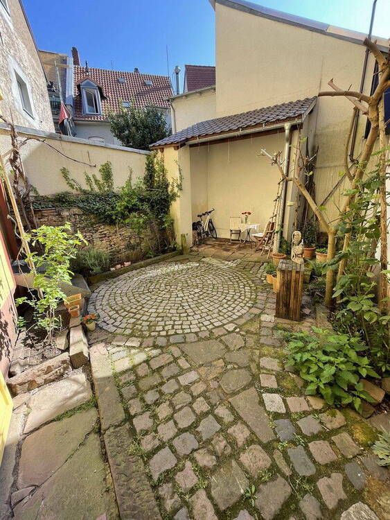 EINZIEHEN UND WOHLFÜHLEN - UNIKATES HINTERHAUS-WOHNREFUGIUM IM HERZEN DER DURLACHER ALTSTADT...