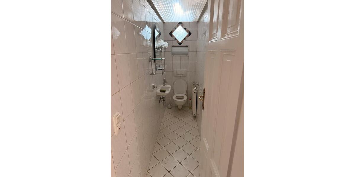 Altbauwohnung in zentraler Lage von Wiesbaden 4 zimmer