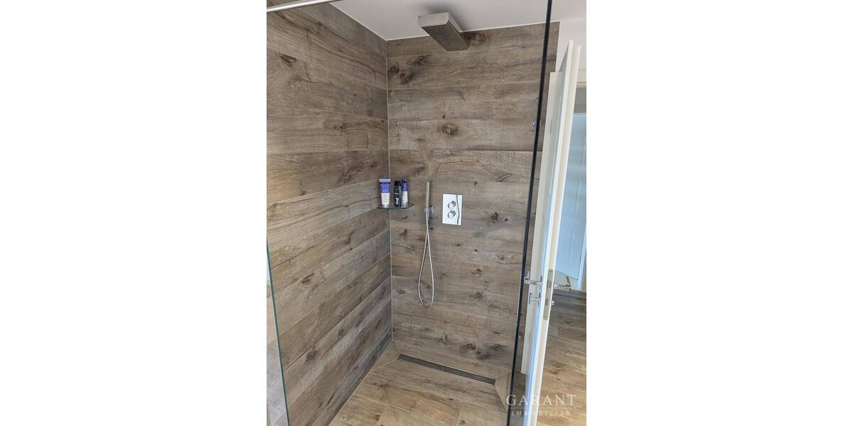 Bungalow Pforzheim Nordstadt - 6 Zimmer, 171 m&sup2;, 2.200&euro; | Angebot:26277512