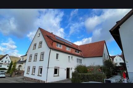 3 Zimmerwohnung mit Speicher in Niefern Öschelbronn zu vermieten 5 zimmer