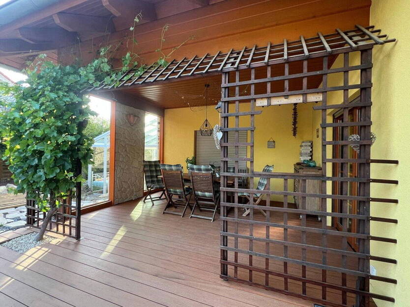 Mediterranes Einfamilienhaus in ruhiger Lage. Provisionsfrei, da Privatverkauf !!!
