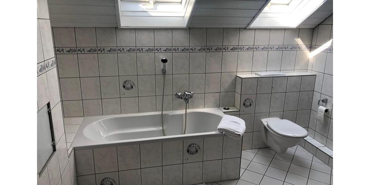 Dachgeschoßwohnung Sindelfingen - 3 Zimmer, 62 m&sup2;, 1.150&euro; | Angebot:26449297