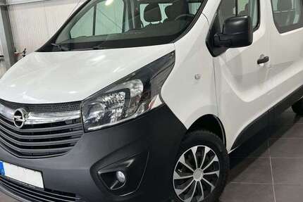 Opel Vivaro 107.000 km 18.995 € Bretten 75015