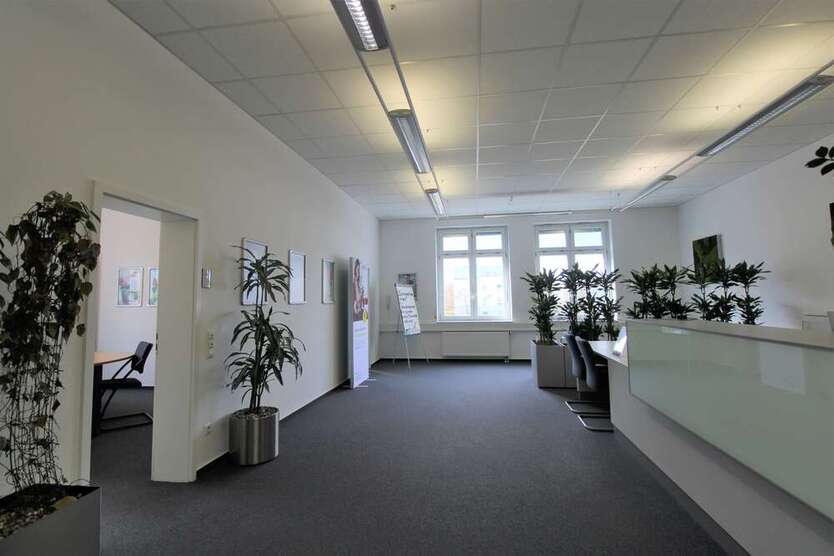 Büro in Ettlingen 4.305 € 410 m²