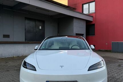 Tesla Model 3 35.000 km 34.000 € Kieselbronn 75249