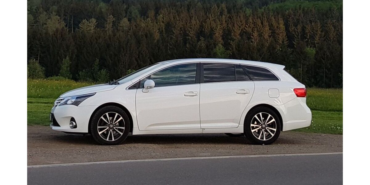 Toyota Avensis 329.000 km 4.799 &euro; calw 75365