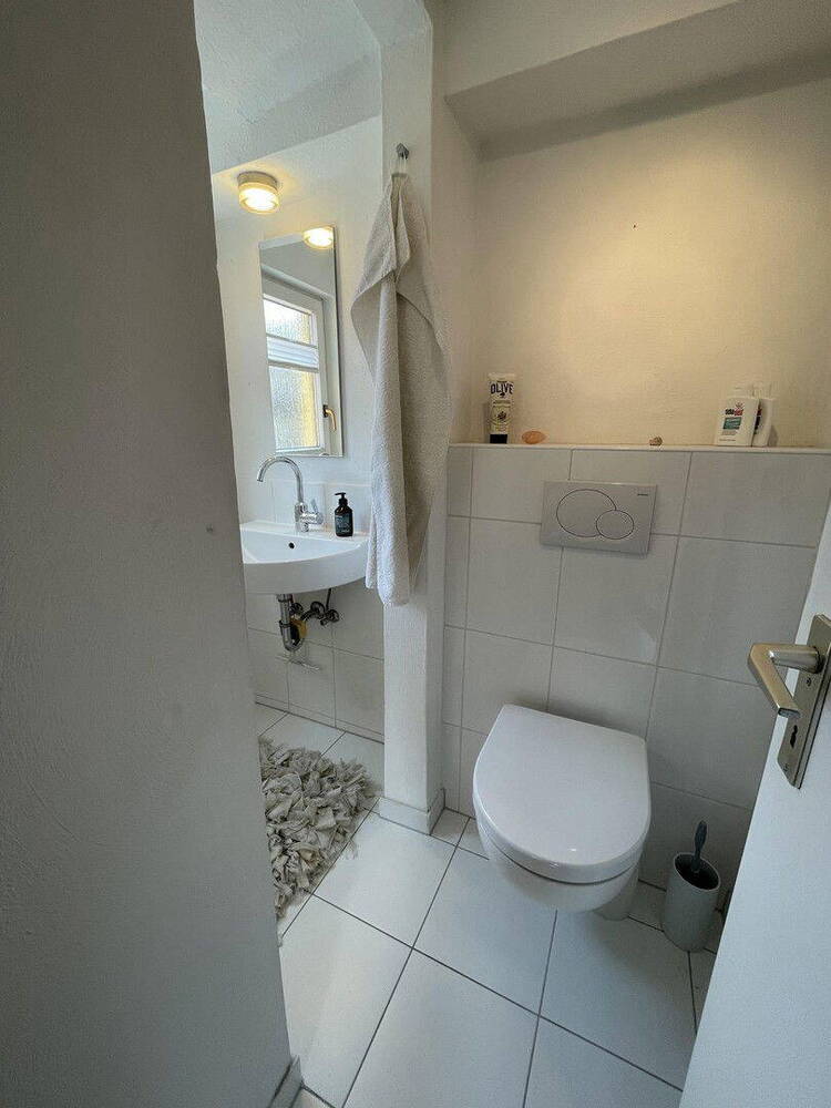 EINZIEHEN UND WOHLFÜHLEN - UNIKATES HINTERHAUS-WOHNREFUGIUM IM HERZEN DER DURLACHER ALTSTADT...