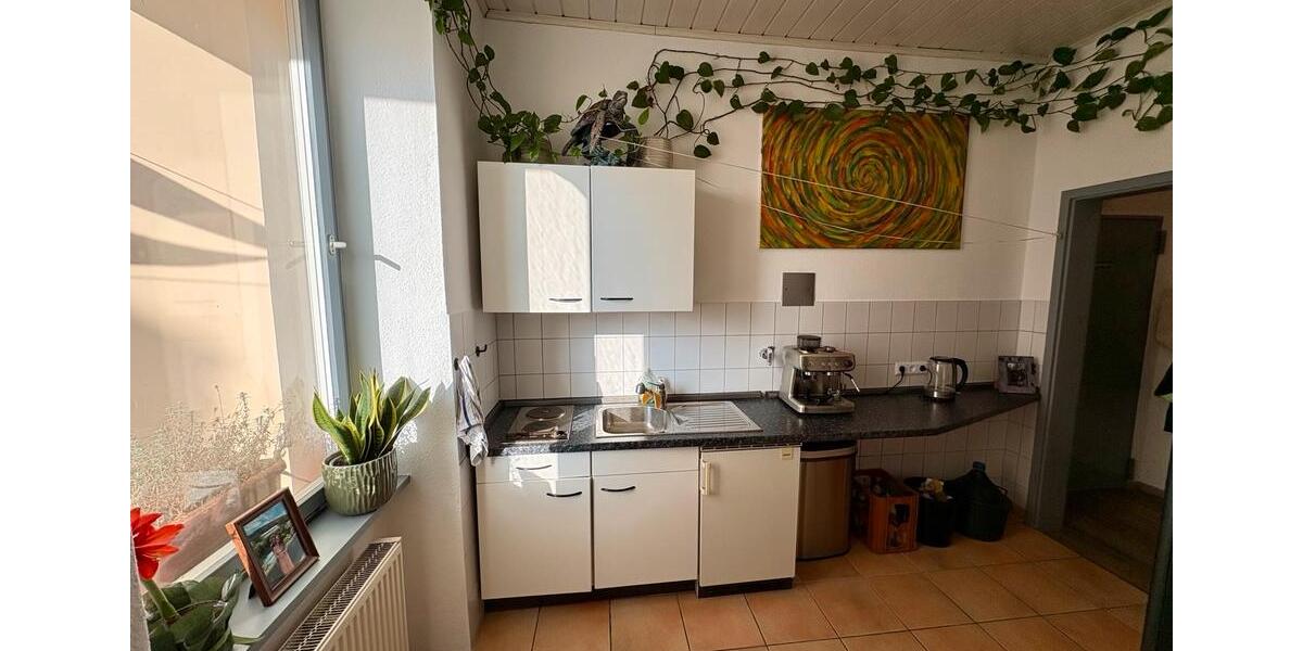 Attraktive Gewerbefläche mit Schaufenster 2 Zugängen zimmer