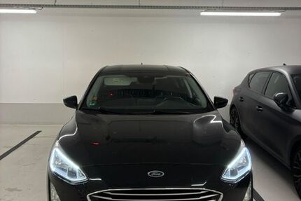 Ford Focus 145.000 km 10.500 &euro; Karlsruhe 76137