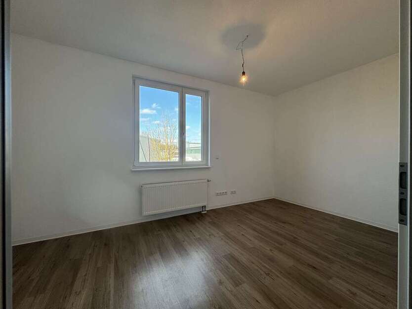 Modernes Reihenendhaus mit Wohn- und Gewerbeanteil + Garten, Garage & 3 Stellplätzen in Rheinstetten