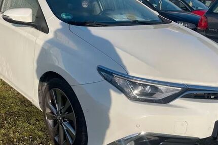 Toyota Auris 159.000 km 10.999 &euro; Ditzingen 71254