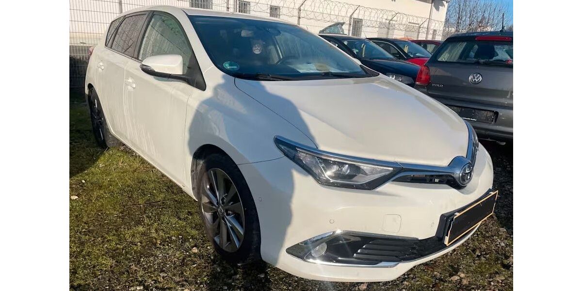 Toyota Auris 159.000 km 11.999 € Ditzingen 71254