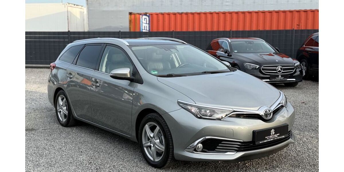 Toyota Auris 112.000 km 10.999 &euro; Sachsenheim 74343